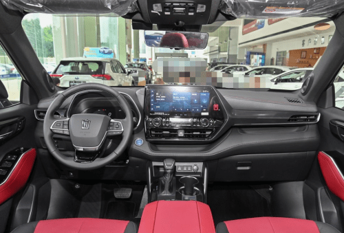 皇冠信用盘如何注册_动力超强的一汽丰田皇冠陆放皇冠信用盘如何注册,让您的出行更动感