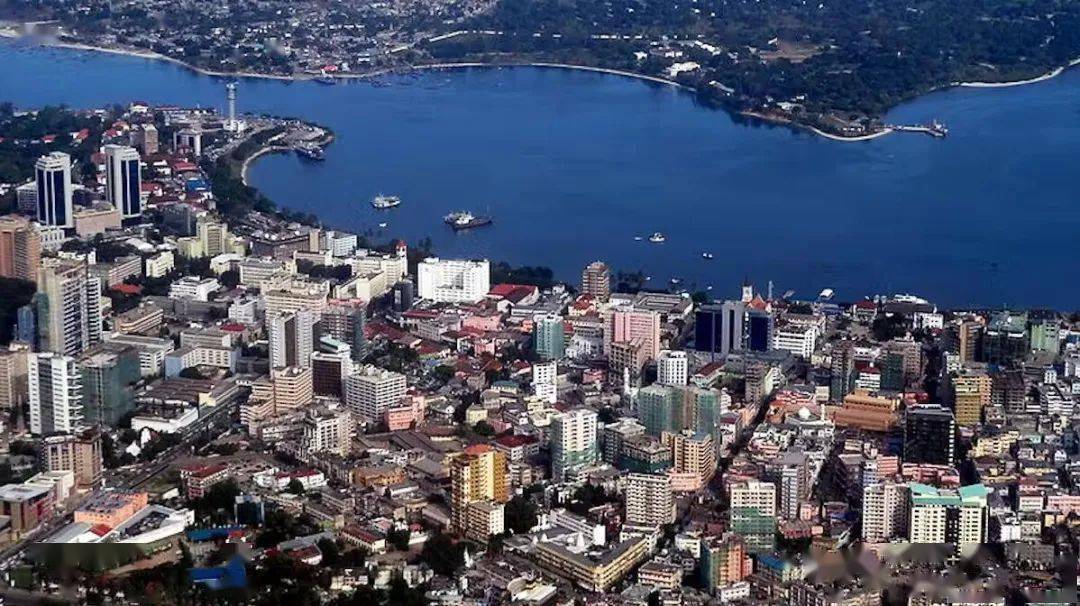 皇冠信用盘出租足球_在非洲皇冠信用盘出租足球,他开了一家游戏包机房