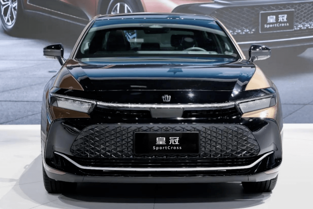 皇冠信用盘平台_全新皇冠 SportCross/ 皇冠Sedan亮相广州车展皇冠信用盘平台!皇冠开启品牌大戏