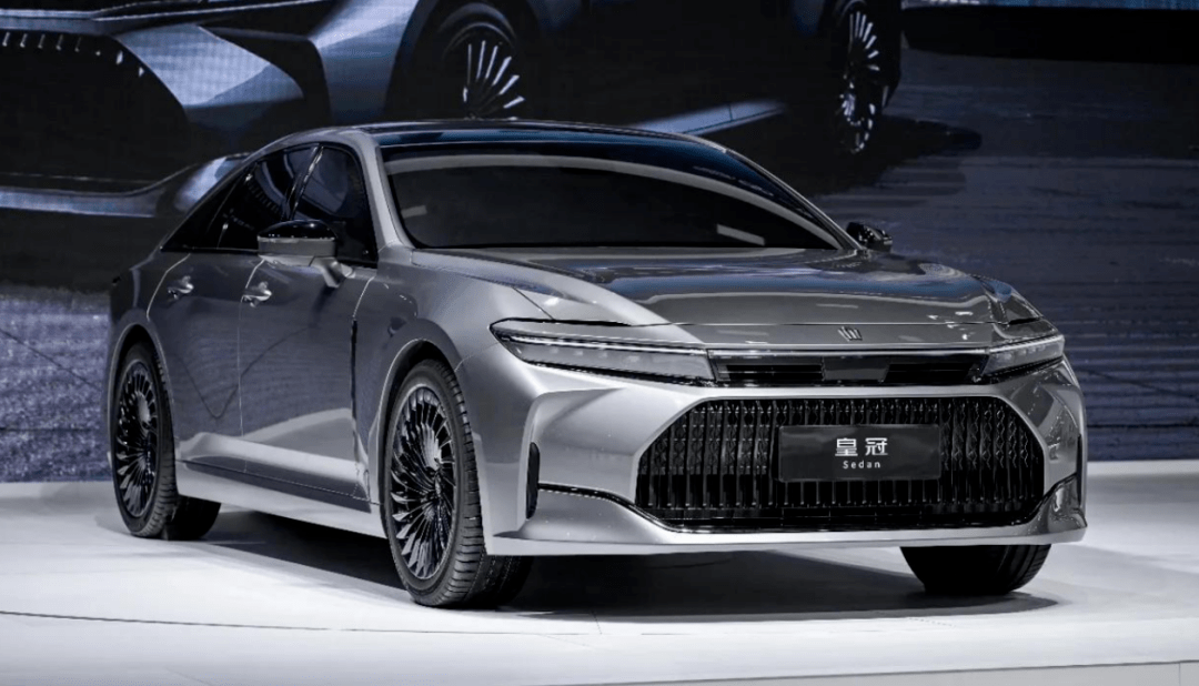 皇冠信用盘平台_全新皇冠 SportCross/ 皇冠Sedan亮相广州车展皇冠信用盘平台!皇冠开启品牌大戏