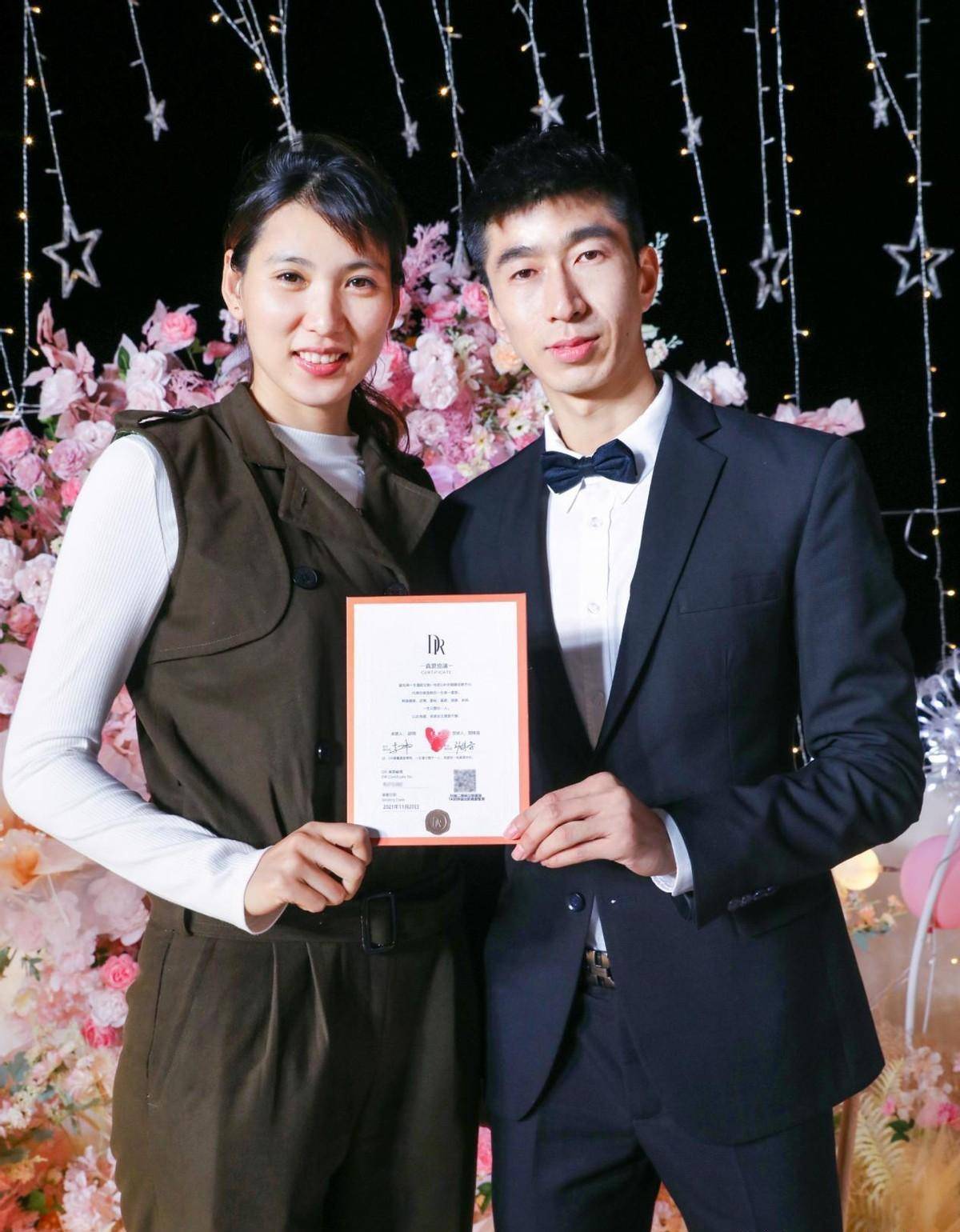 体育皇冠信用盘_辽篮球员赵继伟大婚!运动员婚礼赞助超百万体育皇冠信用盘,婚礼现场变“商场”