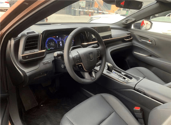 皇冠信用盘可以占几成_自信比肩BBA 进口丰田皇冠国内售价公布:36.90万起