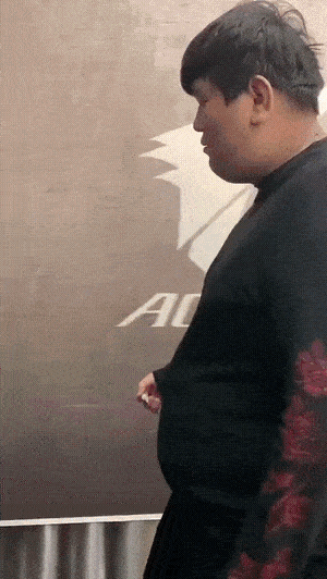 怎么开皇冠信用盘_爆笑GIF:U盘坏了打不开怎么办?学会这招怎么开皇冠信用盘,1分钟搞定!