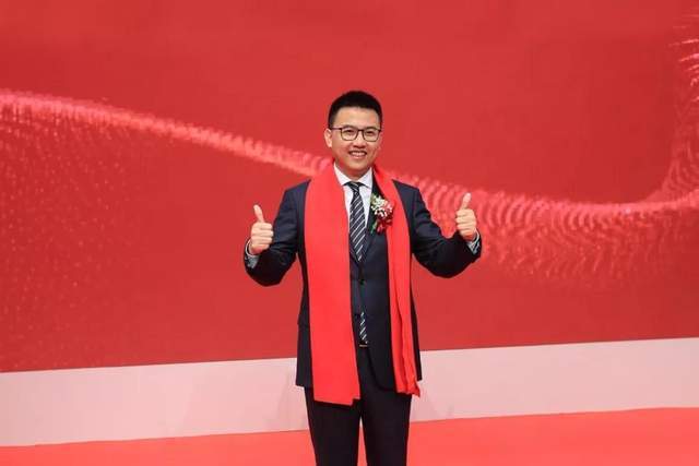 正版皇冠信用代理_湖南岳麓“80后大黑马”:24岁创办公司正版皇冠信用代理,A股上市,年入501012万