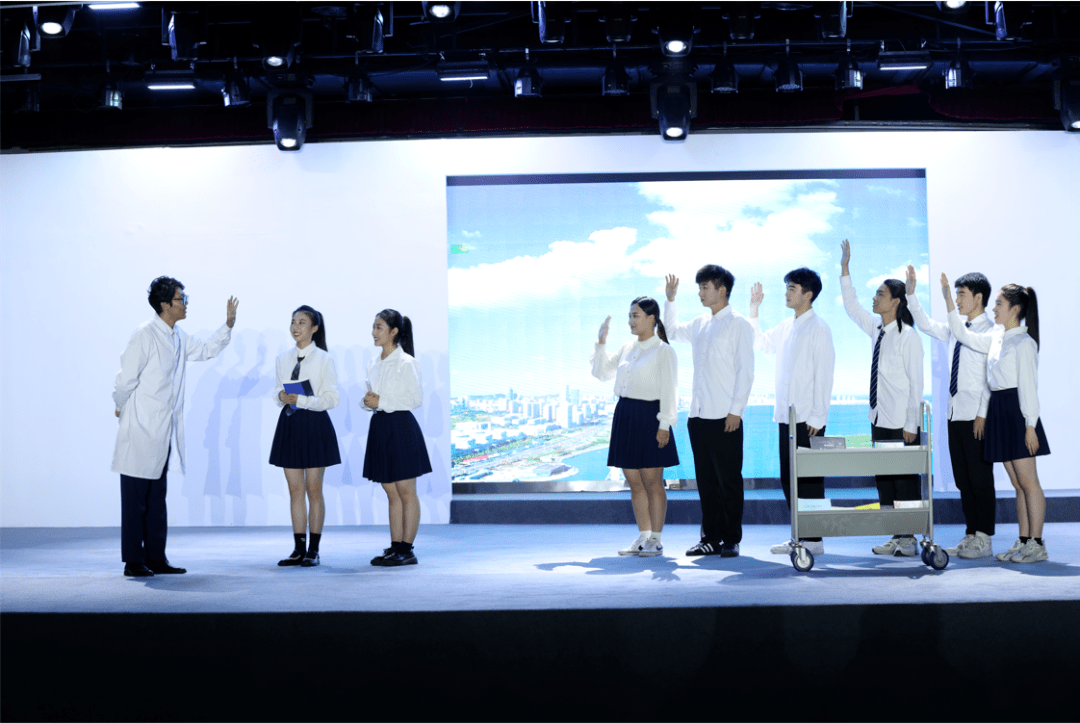 皇冠登一登二登三区别_他们三登舞台皇冠登一登二登三区别,获得8.6万点赞!