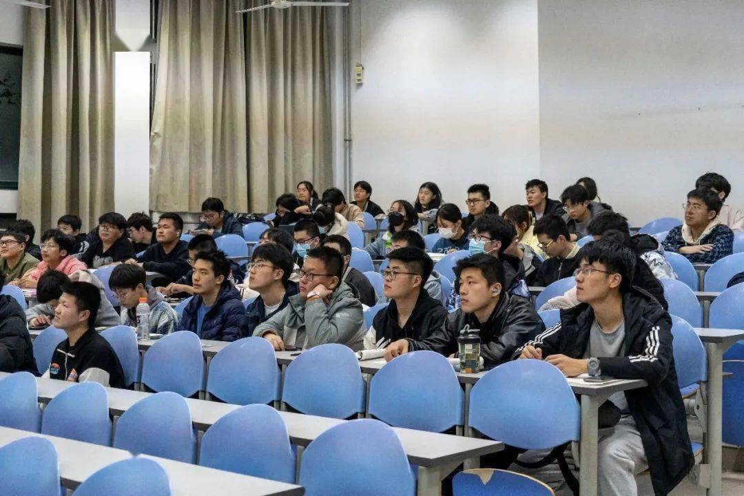 皇冠登一登二登三区别_他们三登舞台皇冠登一登二登三区别,获得8.6万点赞!