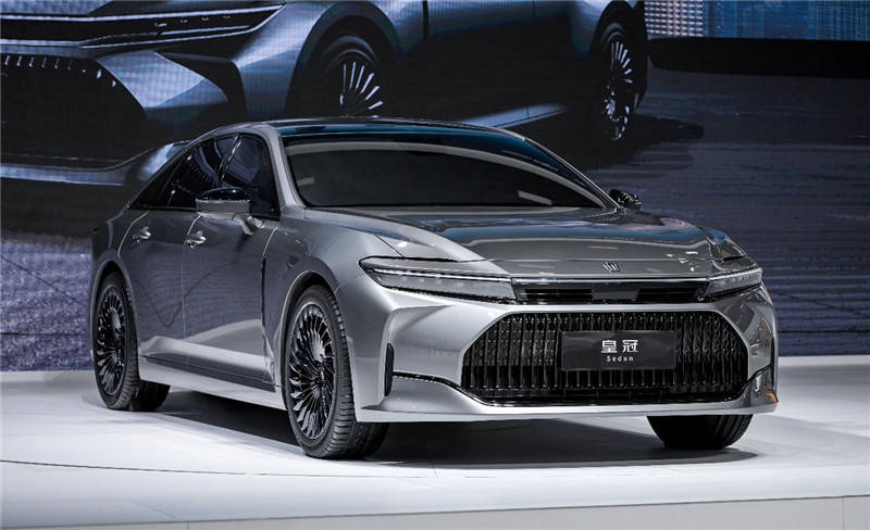 皇冠信用盘平台_两款皇冠新品荣耀登场皇冠信用盘平台,一汽丰田全车系联袂出击2022广州车展