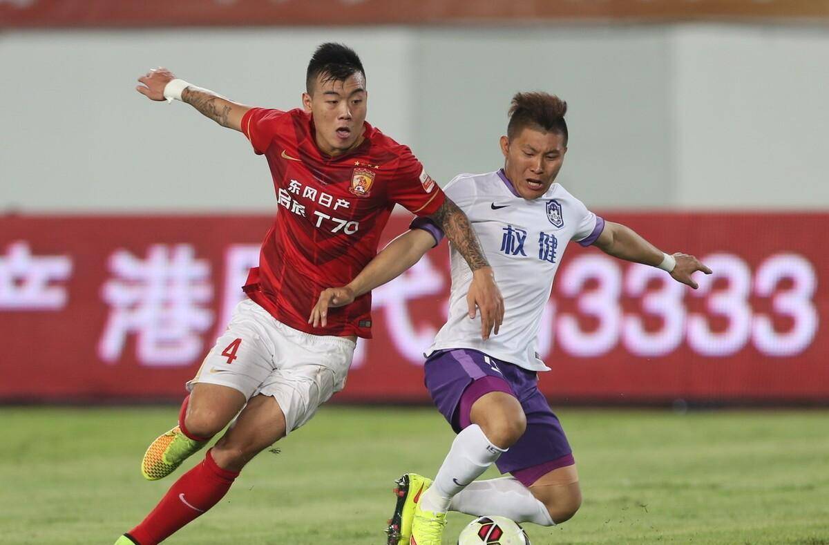 皇冠信用网出租足球_大器晚成!广州队旧将31岁入国足皇冠信用网出租足球,曾被誉为郑智接班人成开出租