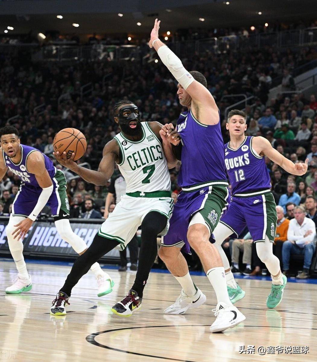 皇冠信用盘登1,登2,登3出租_英格拉姆31+11+10无缘今日最佳球员皇冠信用盘登1,登2,登3出租!因为塔图姆三节40+8创纪录!