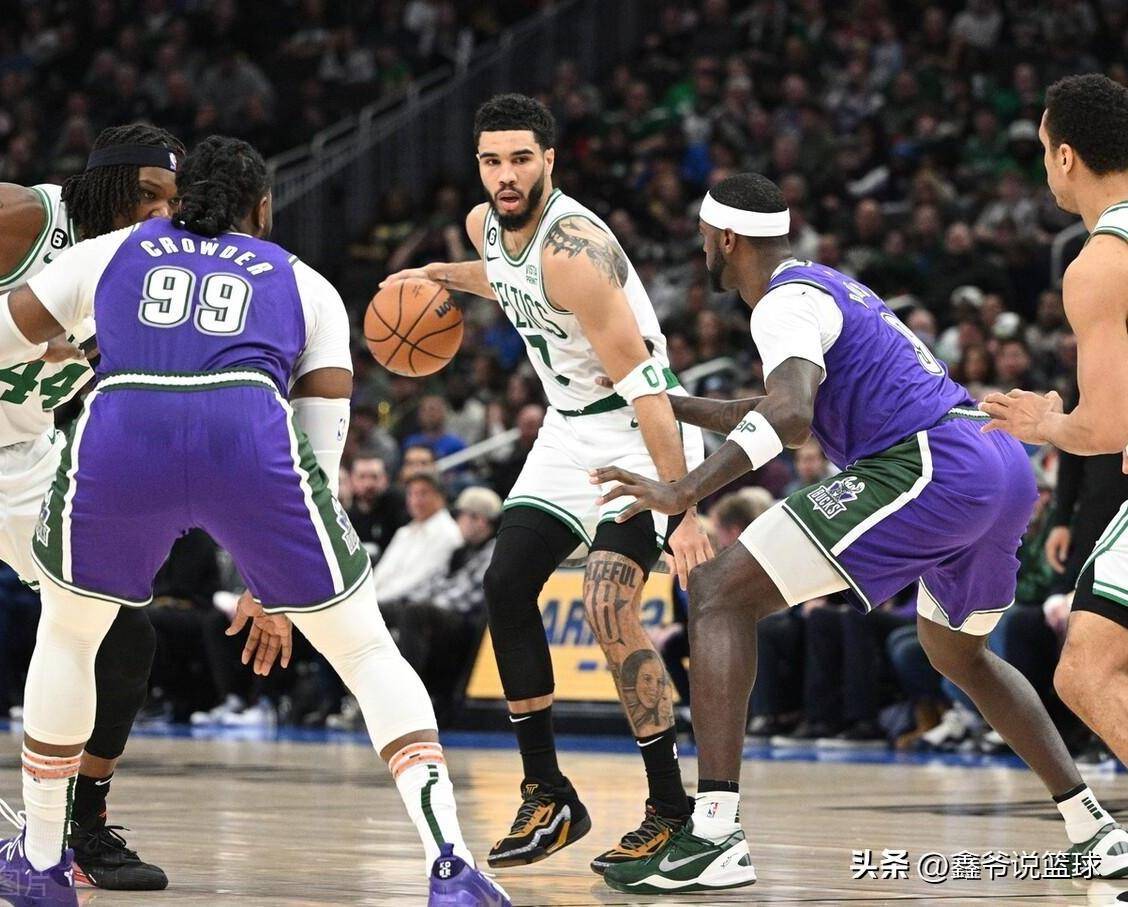 皇冠信用盘登1,登2,登3出租_英格拉姆31+11+10无缘今日最佳球员皇冠信用盘登1,登2,登3出租!因为塔图姆三节40+8创纪录!