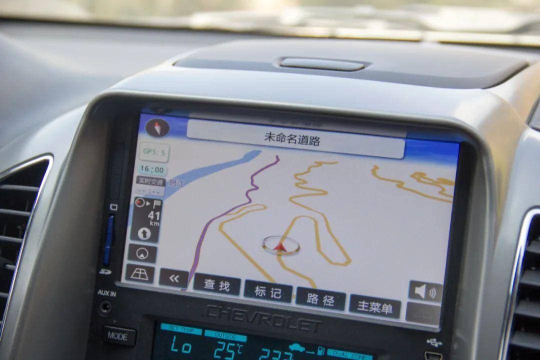 皇冠登3新2管理_太险了!怒江的村庄皇冠登3新2管理,挂在高黎贡山和碧罗雪山上,薄得就像纸片片