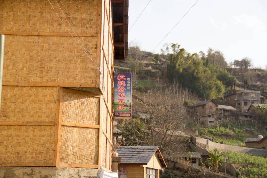 皇冠登3新2管理_太险了!怒江的村庄皇冠登3新2管理,挂在高黎贡山和碧罗雪山上,薄得就像纸片片