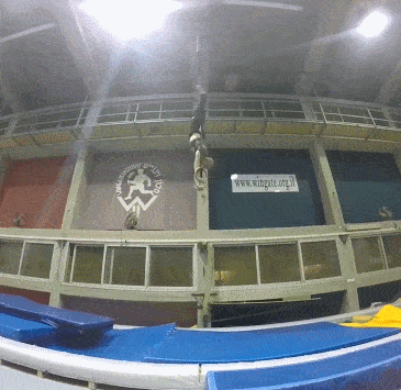 皇冠信用盘怎么弄_轻松一刻:用了这么久的表情包皇冠信用盘怎么弄,今天终于见到真人版了,哈哈哈