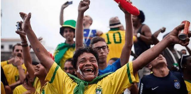 世界杯皇冠足球平台_2022卡塔尔世界杯即将拉开帷幕世界杯皇冠足球平台,足球赛事营销正当时