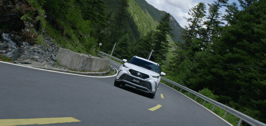 怎么注册皇冠信用盘_一汽丰田皇冠陆放的外观新颖独特怎么注册皇冠信用盘,并且内饰舒适豪华!