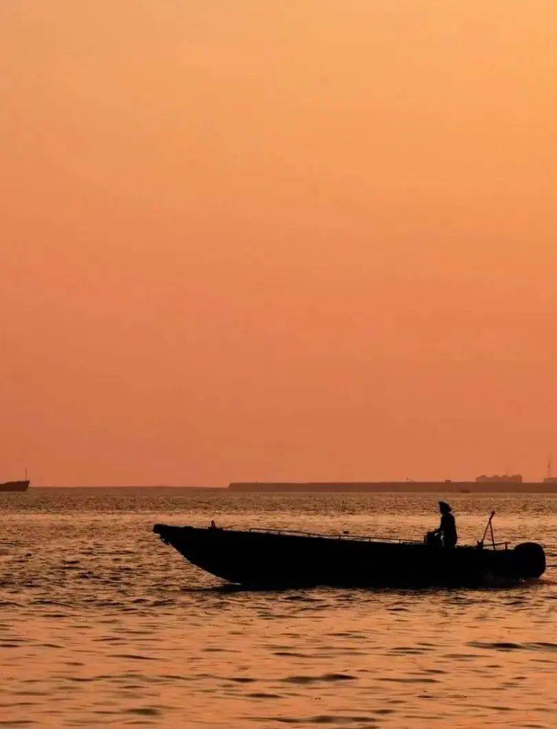 皇冠体育_总要跟爱的人去一次海边吧皇冠体育!| 《南海姑娘》的浪漫指南