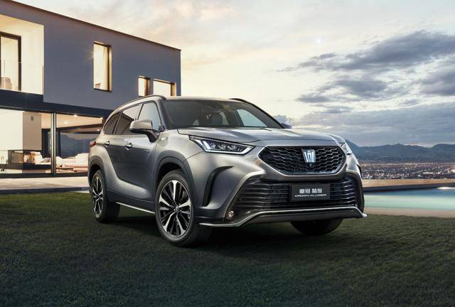 皇冠信用盘登2_售27.78万起皇冠信用盘登2,混动车型动力参数调整!新款丰田皇冠陆放上市