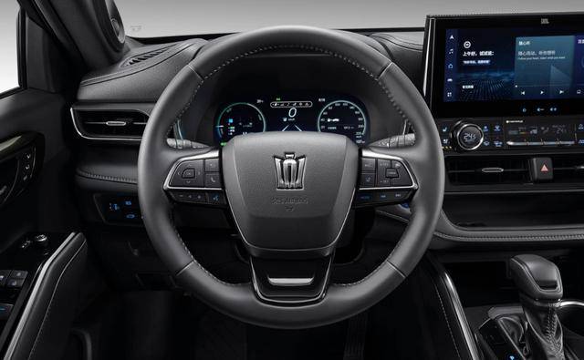 皇冠信用盘登2_售27.78万起皇冠信用盘登2,混动车型动力参数调整!新款丰田皇冠陆放上市