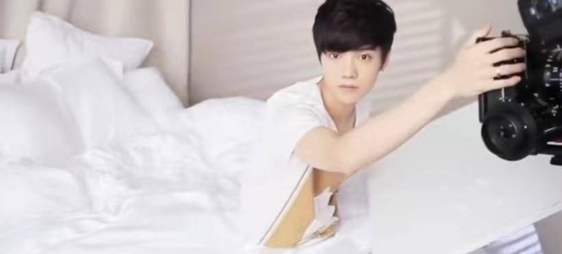 世界杯皇冠足球平台_带你解读鹿晗世界杯皇冠足球平台,“足球鹿”,凭啥可以解说世界杯英格兰对阵伊朗比赛