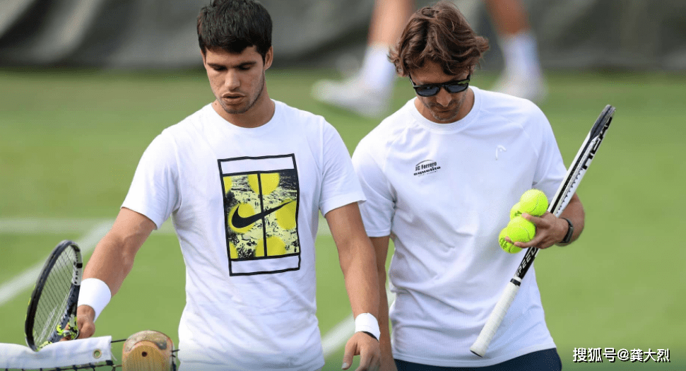 皇冠登1登2登3出租_翻译:魔幻般的阿卡终结德约连胜势头皇冠登1登2登3出租,斩获温布尔登皇冠1