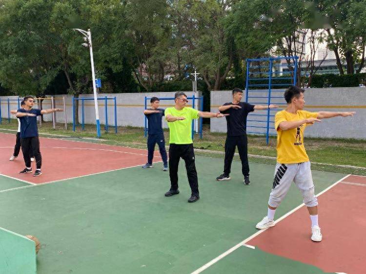 皇冠体育_夯基础皇冠体育,展实力——皇冠中学体育教师在全区中小学体育教师基本功比赛中取得优异成绩