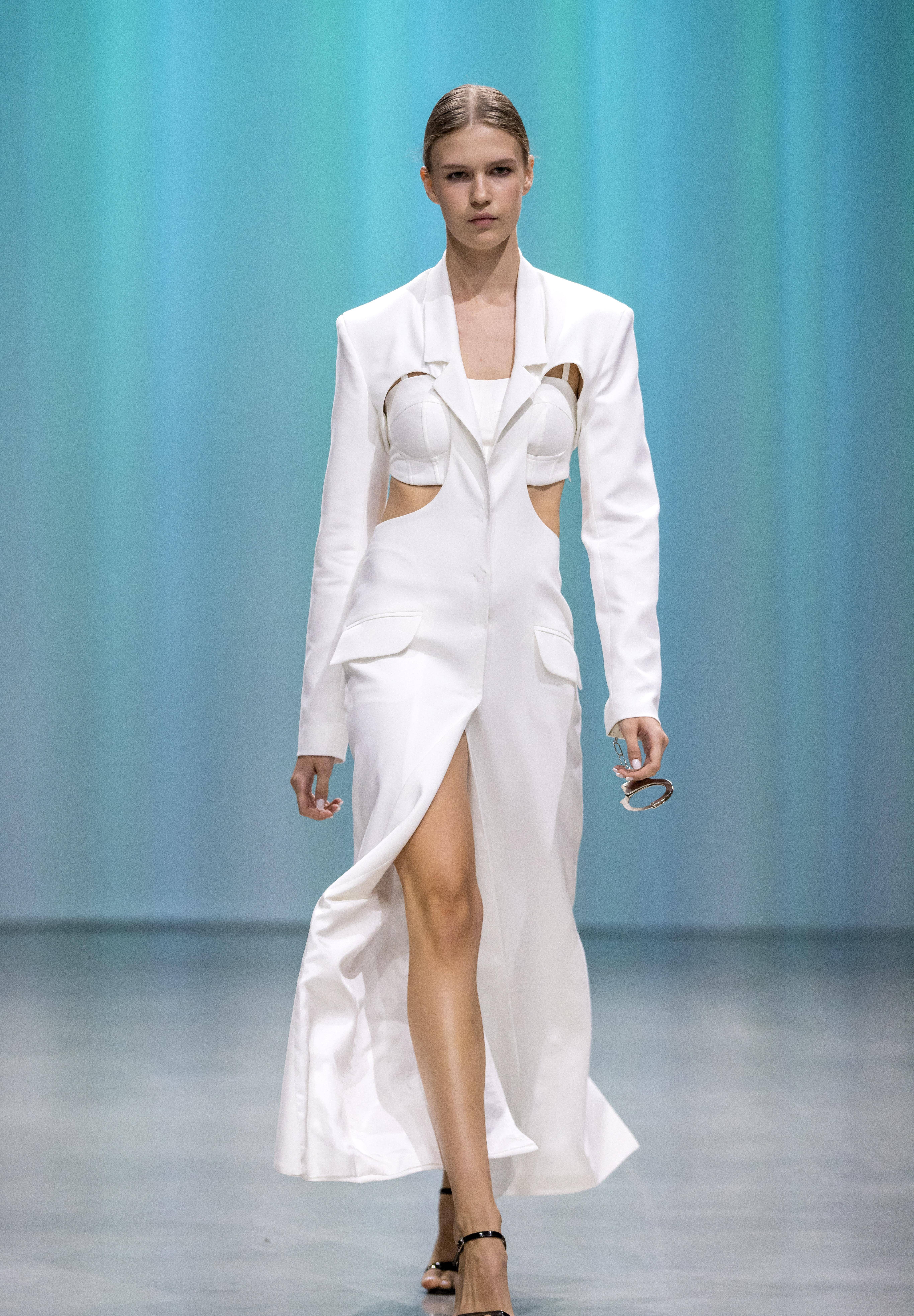 皇冠信用登2代理_(二线国外代理)摩尔多瓦时装秀快照(2)