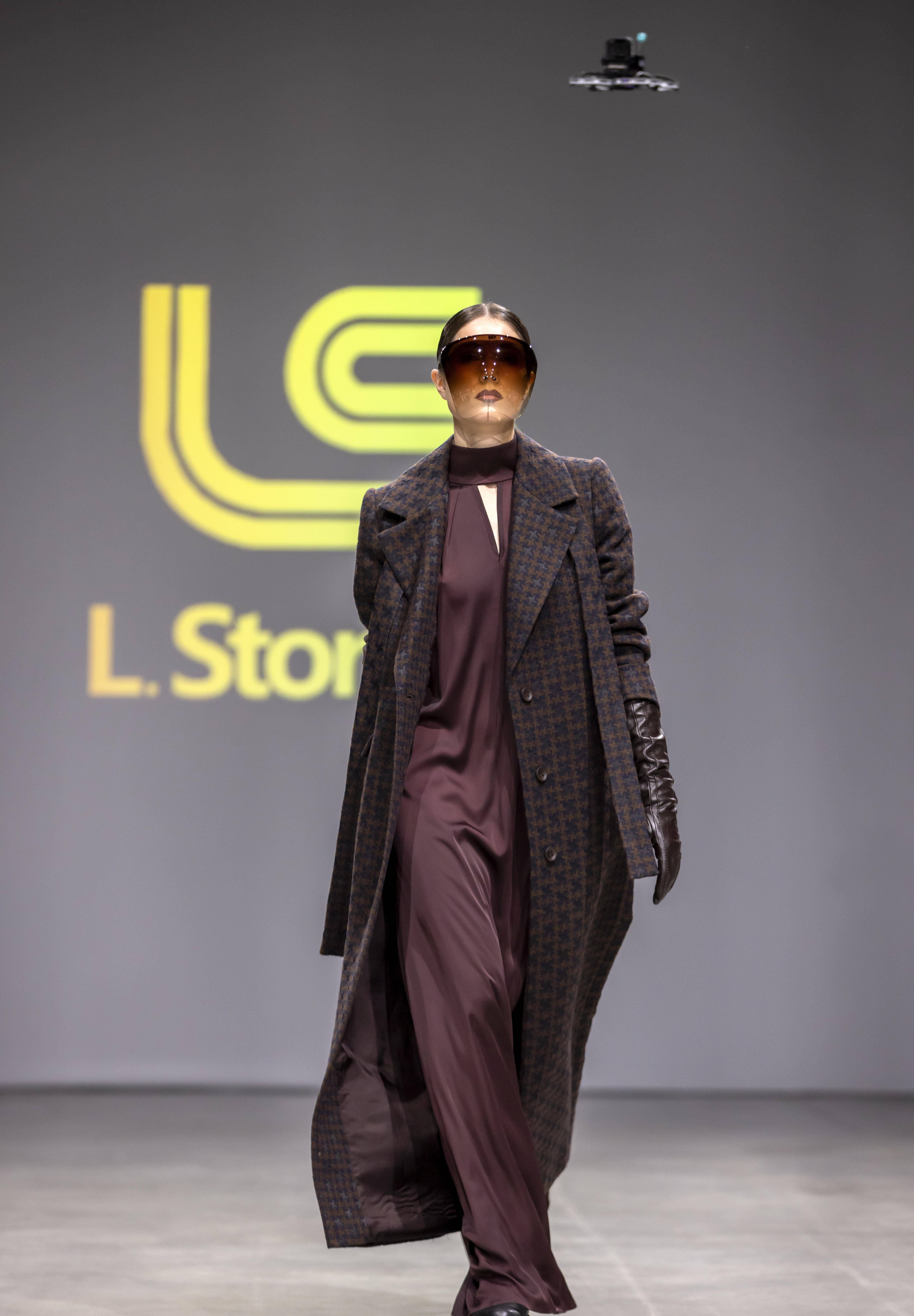 皇冠信用登2代理_(二线国外代理)摩尔多瓦时装秀快照(2)