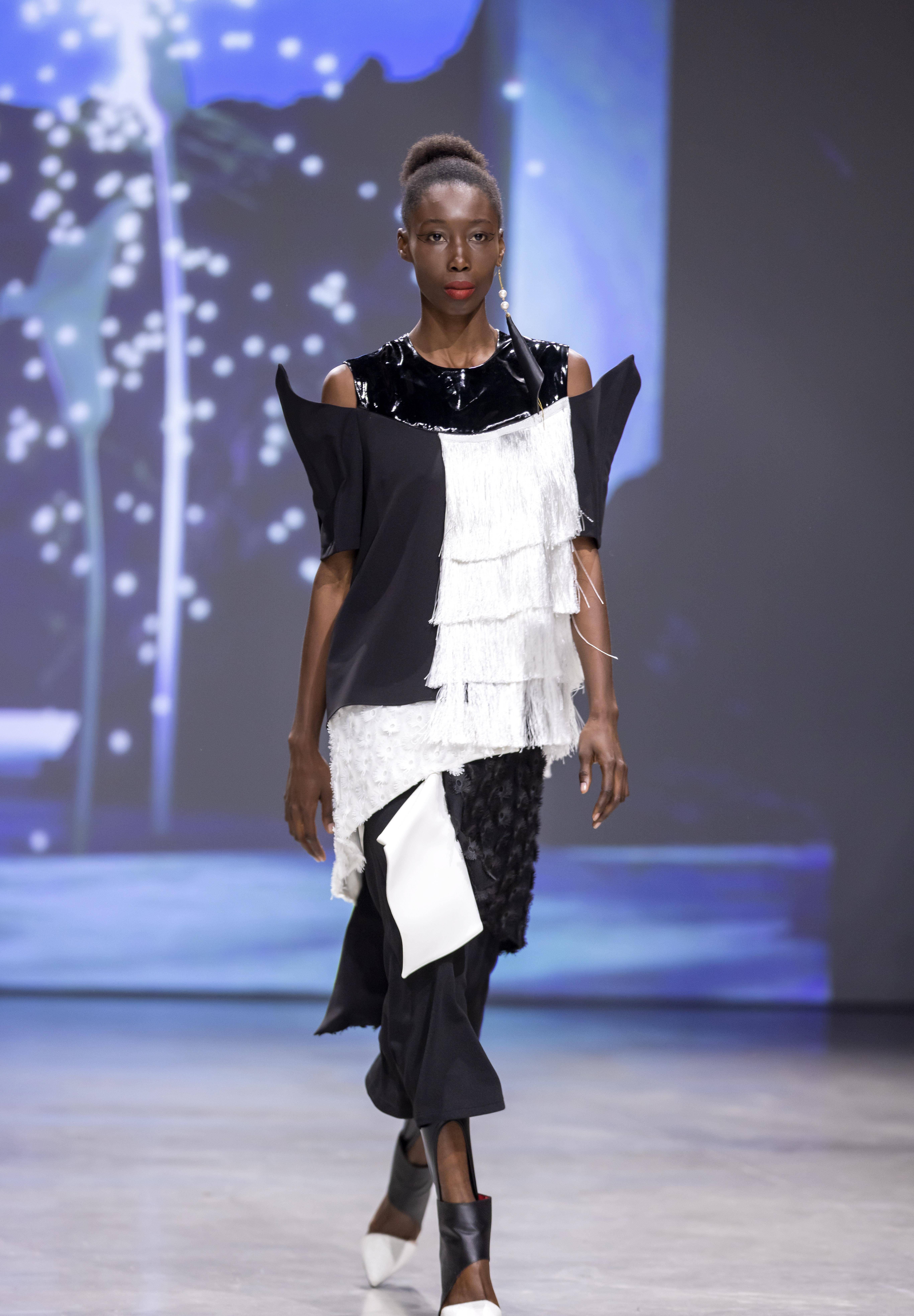 皇冠信用登2代理_(二线国外代理)摩尔多瓦时装秀快照(2)