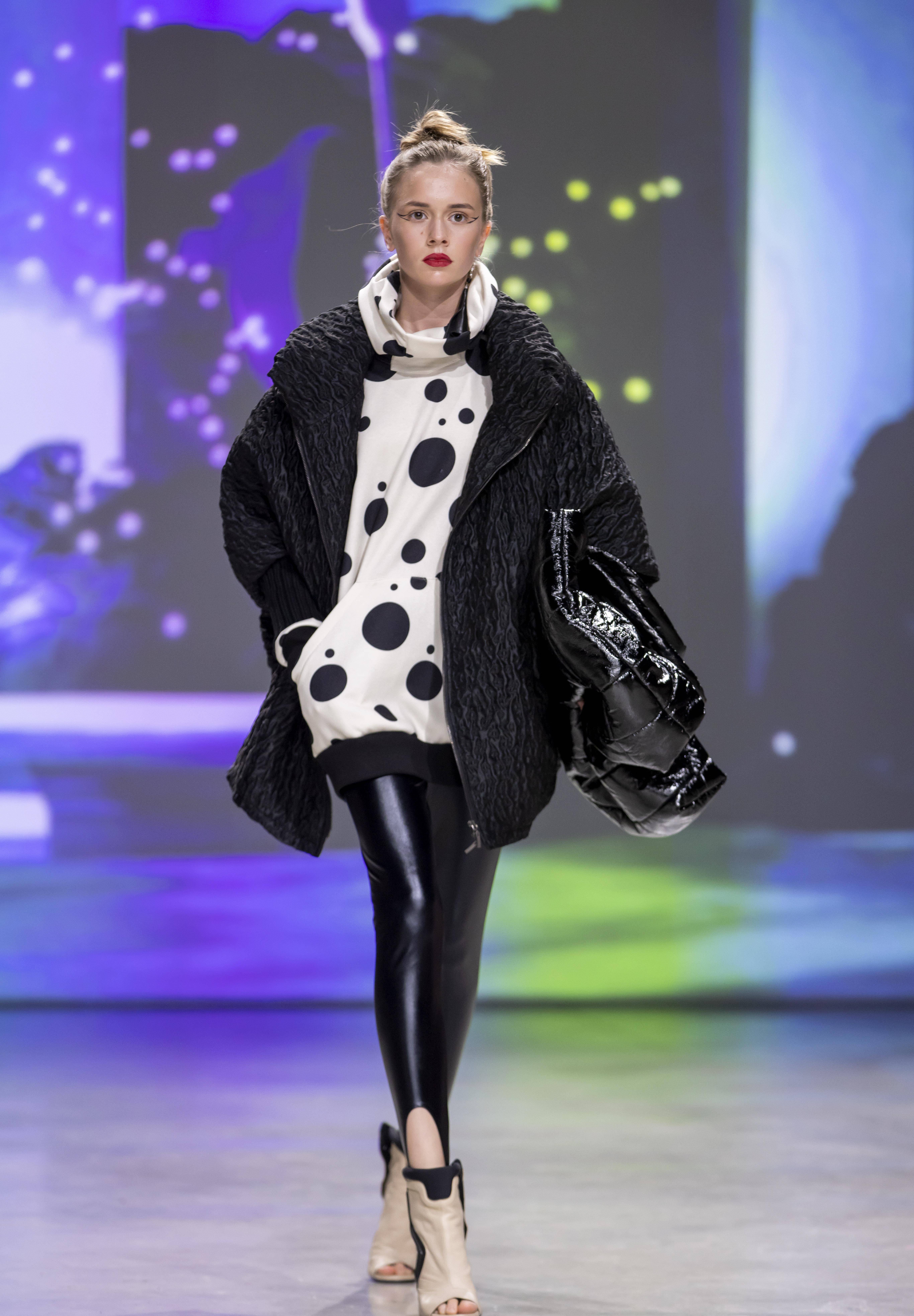 皇冠信用登2代理_(二线国外代理)摩尔多瓦时装秀快照(2)