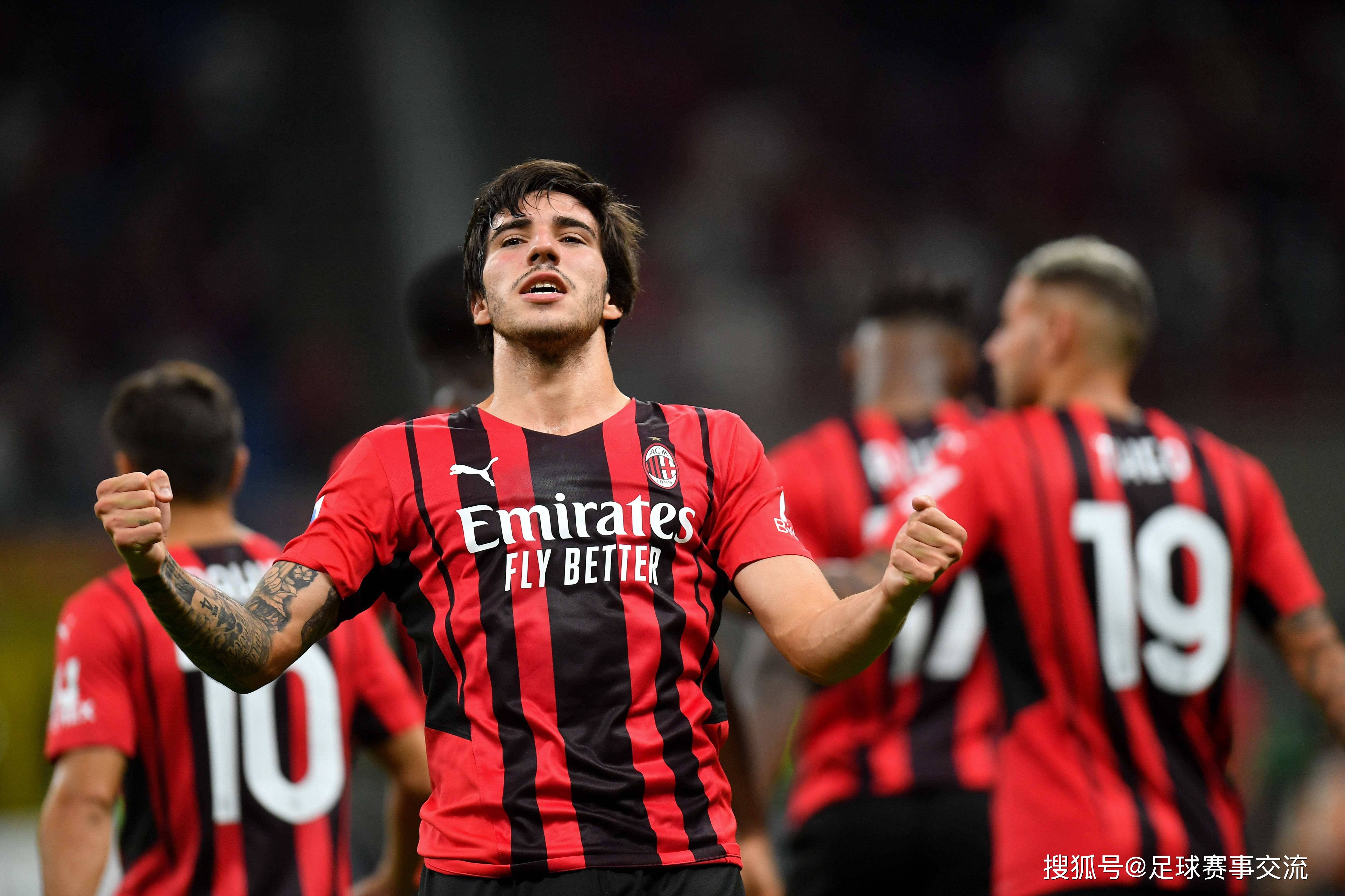 多特蒙德足球_今日足球:纽卡斯尔联vsAC米兰 多特蒙德vs巴黎圣日尔曼