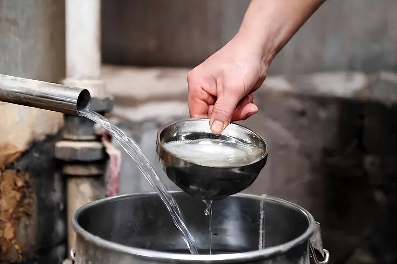 皇冠代理登1,2,3_寒露到来皇冠代理登1,2,3,提醒中老年:1少登,2不喝,吃3样,养足精力顺利入冬