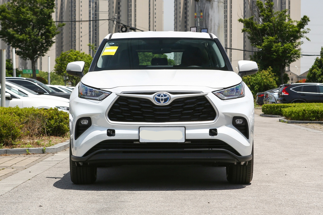 世界杯皇冠平台_相同平台细节略有不同世界杯皇冠平台,丰田汉兰达对比皇冠陆放,谁更值得选