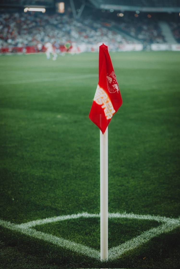 萨尔茨堡红牛足球_萨尔茨堡红牛就欧超发表声明:无论如何都不支持超级联赛