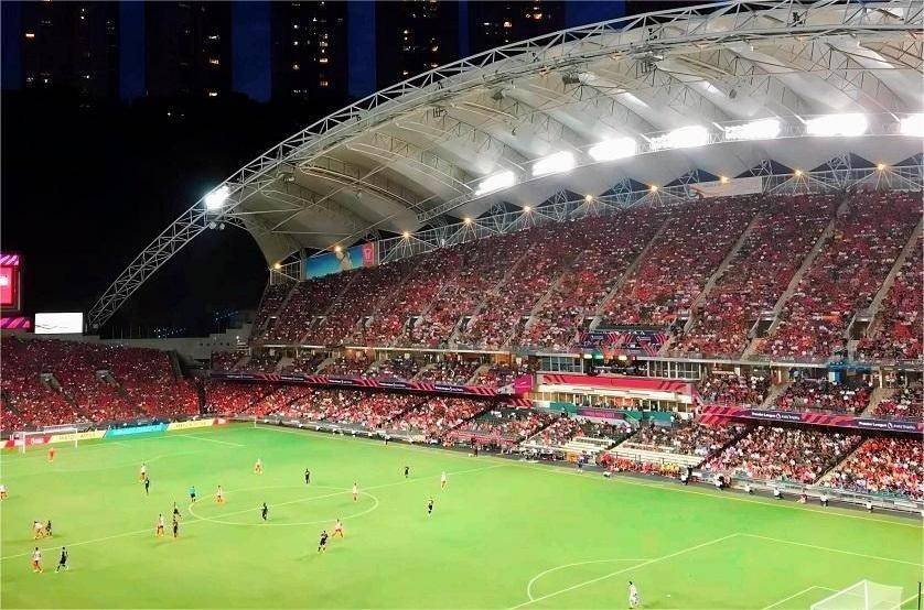 皇冠体育APP_疯狂的体育赛事皇冠体育APP,撑不起虚弱的体育直播APP