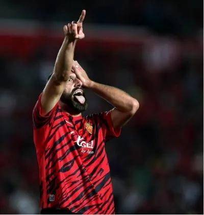 哥本哈根VS加拉塔萨雷_今日欧冠来袭哥本哈根VS加拉塔萨雷,今天带来:曼联vs拜仁、哥本哈根对阵加拉塔萨雷!