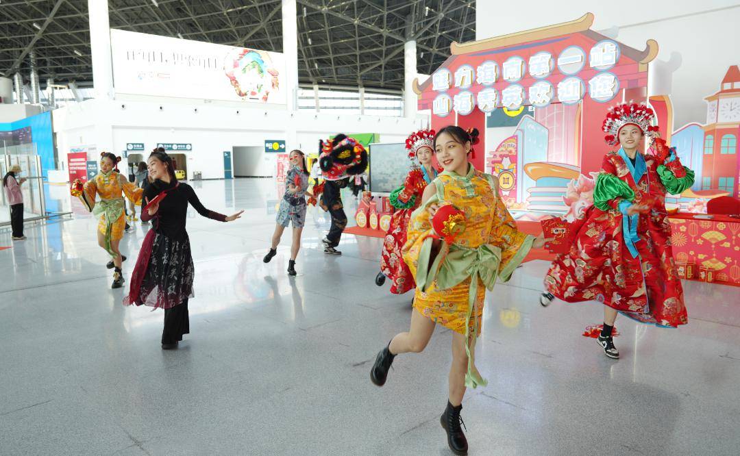 皇冠登一登二登三区别_登岛第一站→海口皇冠登一登二登三区别!打卡成功