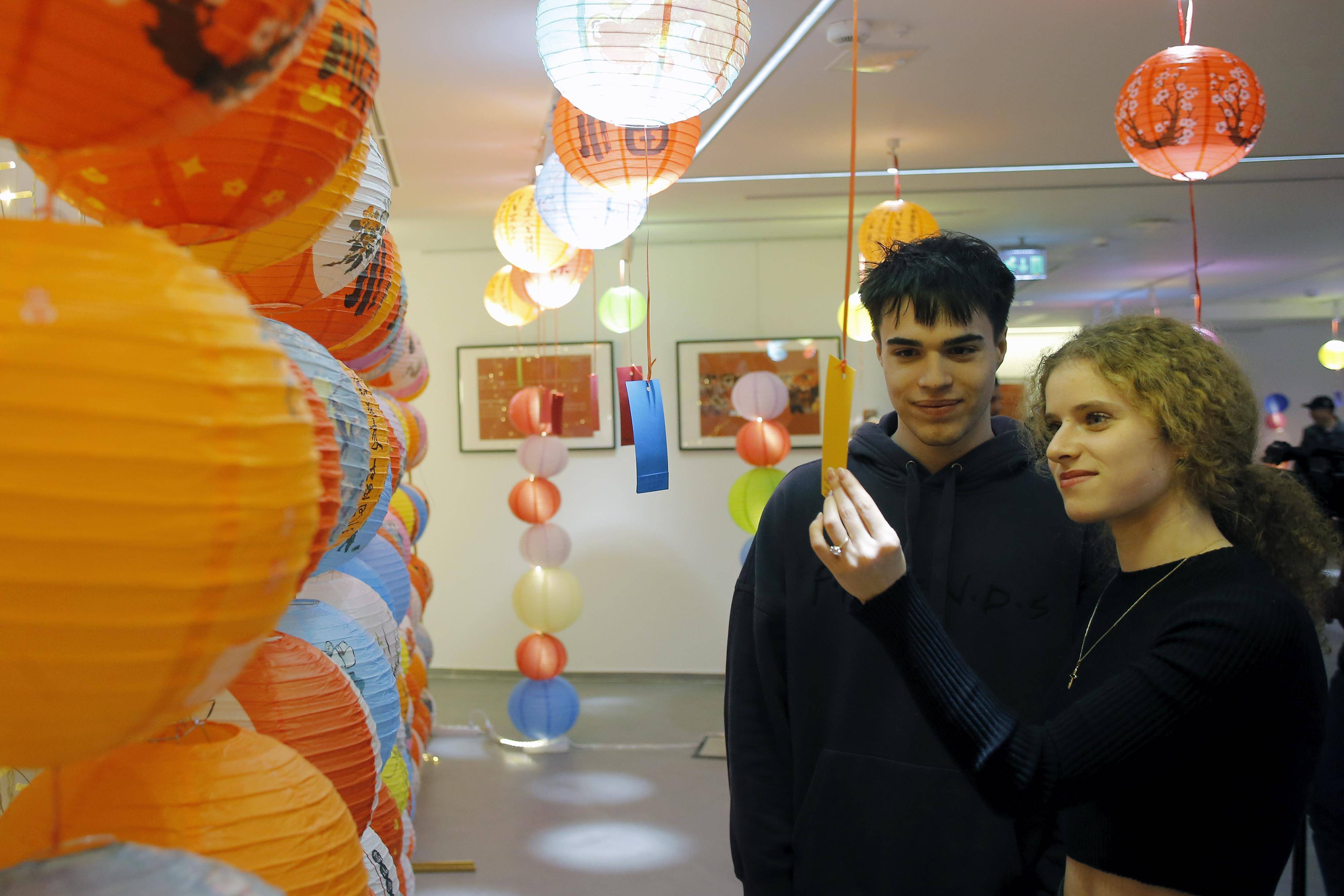 罗马尼亚_罗马尼亚:多彩活动庆元宵