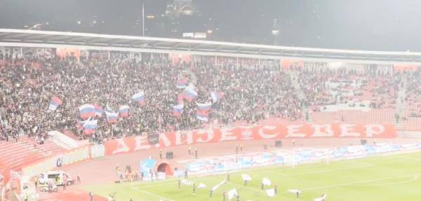 贝尔格莱德红星足球_声援俄民众!圣彼得堡泽尼特与贝尔格莱德红星友谊赛现场贝尔格莱德红星足球,响起《喀秋莎》