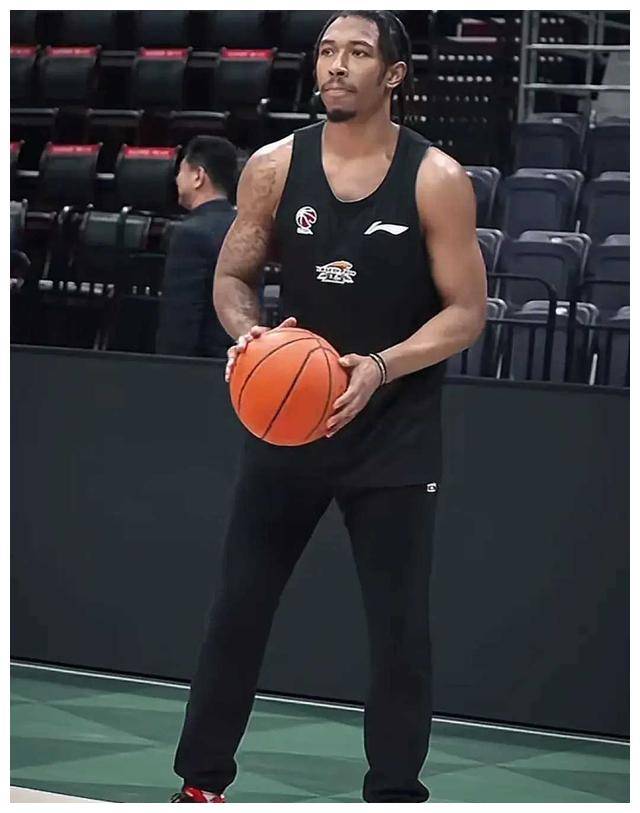 篮球代理网址_弗格伤停仍训练篮球代理网址,辽宁篮球队赛训新风格,刘子庆谈亚当斯代理