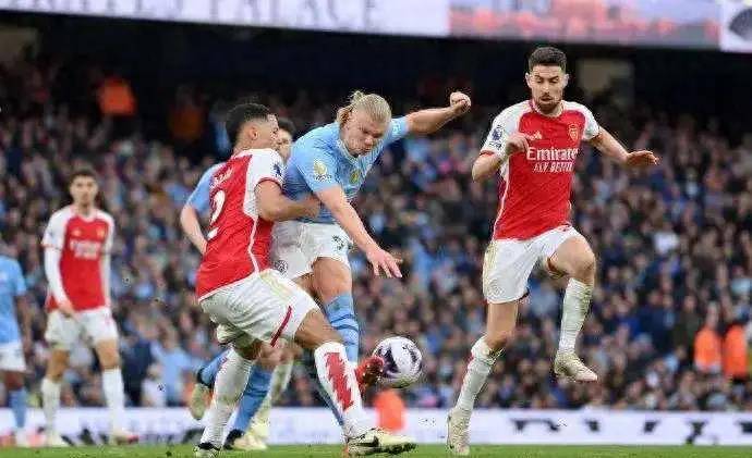 皇冠信用网登0_曼城0-0阿森纳皇冠信用网登0,送利物浦登英超榜首,哈兰德哑火失良机!