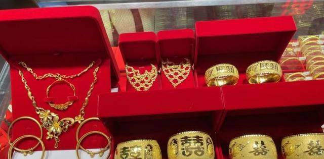 买球的正规网站_银行里买的正规金条买球的正规网站,怎么回收时推三阻四,工作人员说出真相