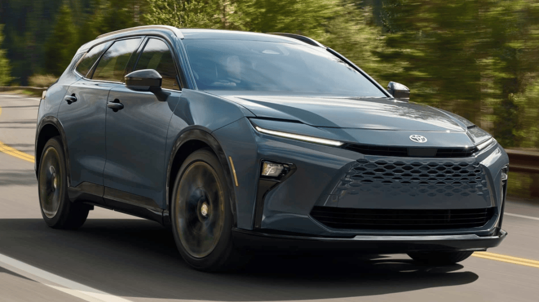 皇冠足球平台_汉兰达同平台打造皇冠足球平台,内饰更有档次,皇冠全新SUV或10月引进