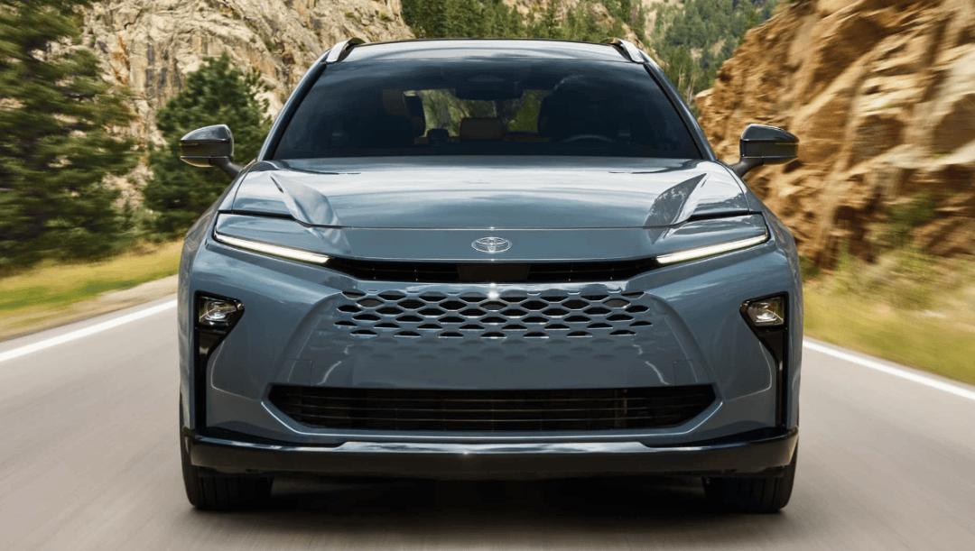 皇冠足球平台_汉兰达同平台打造皇冠足球平台,内饰更有档次,皇冠全新SUV或10月引进