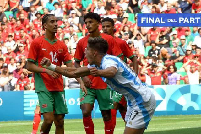 足球阿根廷-摩洛哥_混乱中的巴黎奥运会足球:阿根廷1-2摩洛哥