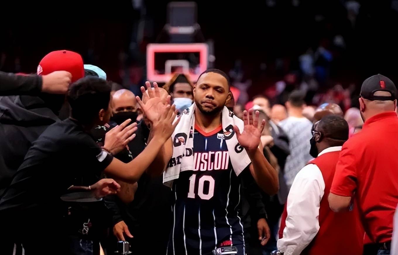 皇冠登一登二登三区别_圆脸登追忆火箭生涯:那里很有趣!二登哥没忘了休城皇冠登一登二登三区别,落叶归根吧