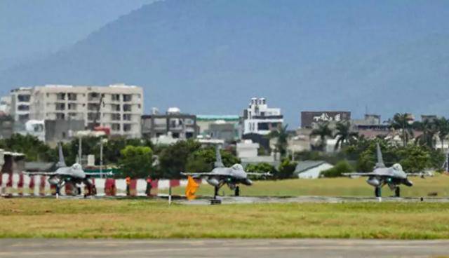 皇冠信用网在线注册_实现两岸统一皇冠信用网在线注册,或不用解放军出手:台媒曝光岛内大问题