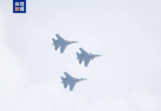 皇冠信用网开户_唯一一支使用重型战斗机的飞行表演队皇冠信用网开户!俄罗斯“勇士”进行首次适应性训练
