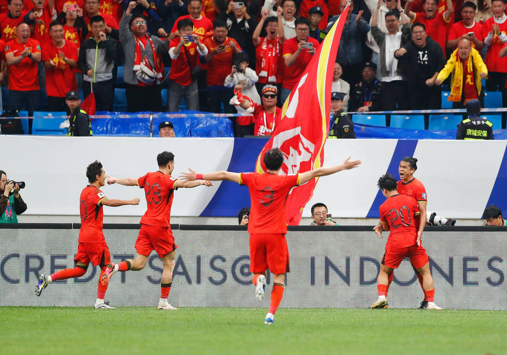 皇冠球網app_从地狱到天堂!赢下6分之战皇冠球網app,国足掌握争四主动权