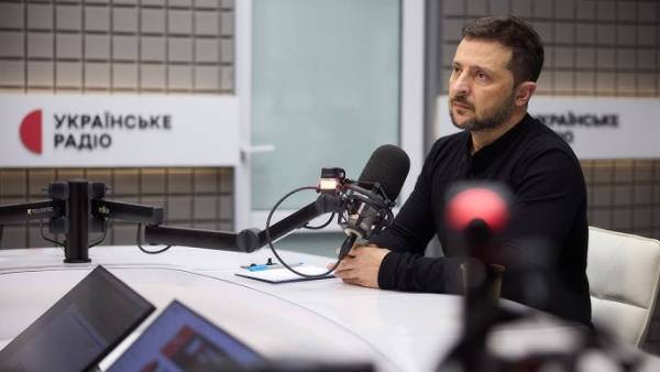 皇冠信用网注册开户_泽连斯基吐槽:美国拨的军援皇冠信用网注册开户,我们连一半都没收到