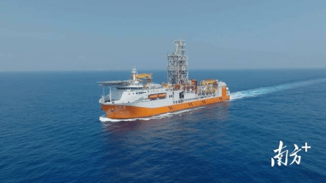 皇冠信用网平台出租_我国首艘皇冠信用网平台出租!在广州正式入列!习近平发来贺信